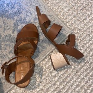 Tom’s sandals